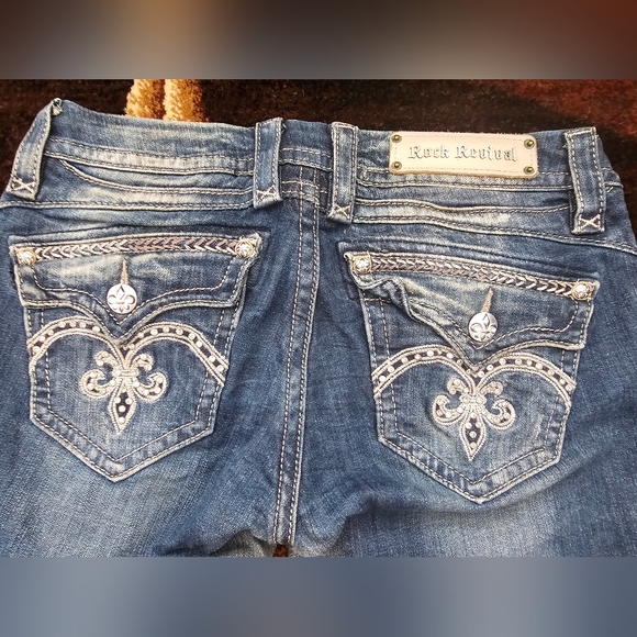 Rock Revival Jeans - Picture 3 of 5